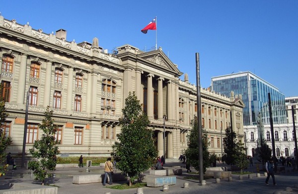 Corte Suprema anula resolución que ordenó reingreso en prisión de imputada con hijos menores | Abogados Puerto Montt - Bufete de Abogados Puerto Montt Corte Suprema anula resolución que ordenó reingreso en prisión de imputada con hijos menores | Abogados Puerto Montt - Bufete de Abogados Puerto Montt